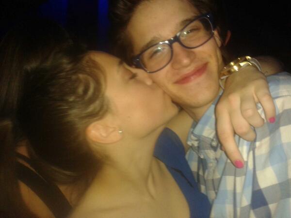 luciavinaroz's tweet photo. Las noches con mi chico siempre son inmejorables #fiestoncanario @Dani_Sdlv http://t.co/ifg4DqVp0O