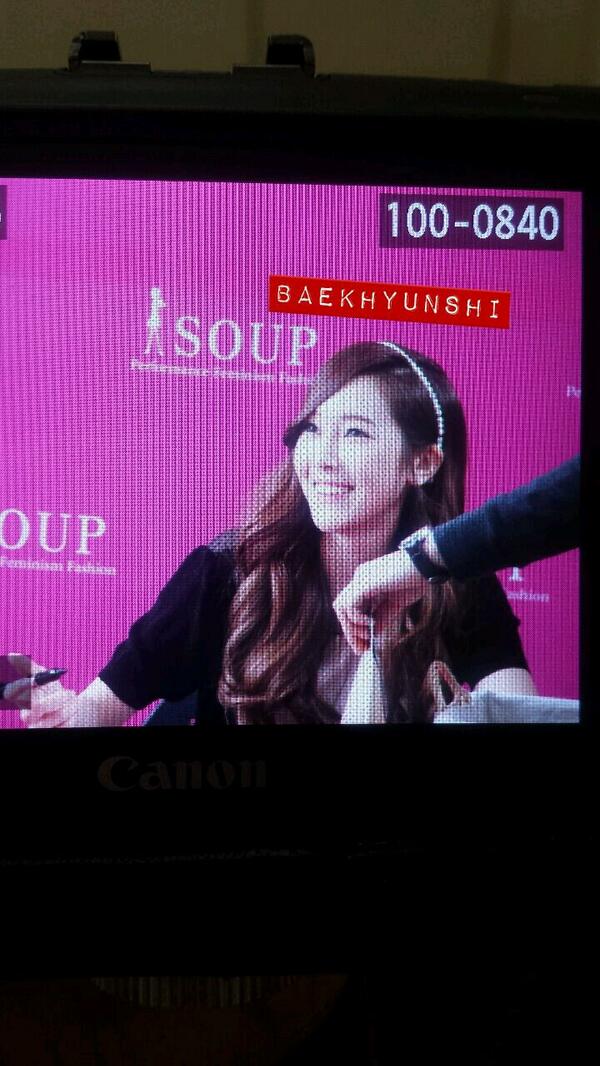 [PIC][04-04-2014]Jessica tham dự buổi fansign cho thương hiệu "SOUP" vào trưa nay - Page 3 BkWs1VBCYAA6xeN