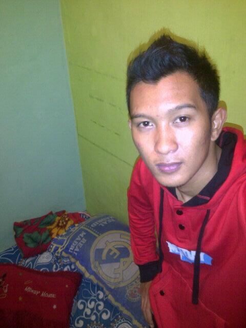 SaifulBahri_91's tweet photo. :) http://t.co/dW8bPigJFo