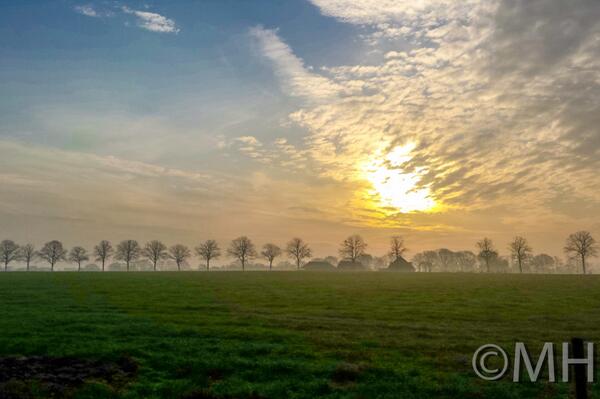 MooiAchterhoek's tweet photo. Ochtend in de #Achterhoek! @MarcelHouwer Maakte gisterochtend deze prachtige foto! #Groenlo #Achterhoek http://t.co/outltaKxUf