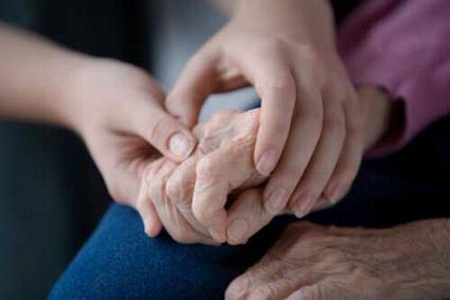 portalR7's tweet photo. Dia Nacional do Parkinson: Apesar de não ter cura, doença pode ser tratada  http://t.co/TEXuMTau5J #R7  http://t.co/Qtu1PT5R2g