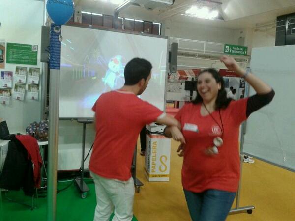 Educasalon's tweet photo. ¿Te animas a mover el esqueleto en nuestro stand? @unisevilla #SalonUS http://t.co/hyOqmKAeIm