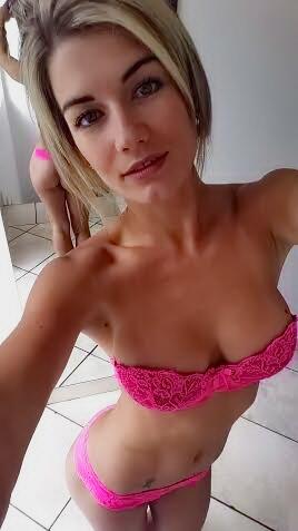 BEST day of the week! #FriskyFriday! Enjoy the weekend friends* <3 ya! @Stun_Blondes_ @PlayboyMagSA @SmokinHotShots<a href="/tag/friskyfriday"class="tags">#FriskyFriday</a>