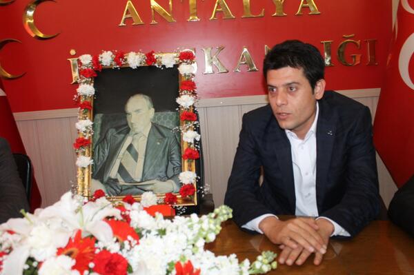 mhpantalya's tweet photo. TÜRK DÜNYASININ BİLGE LİDERİ MERHUM BAŞBUĞ ALPARSLAN TÜRKEŞ MHP ANTALYA İL BİNASINDA DUALARLA ANILDI. http://t.co/lEHaUuluRS