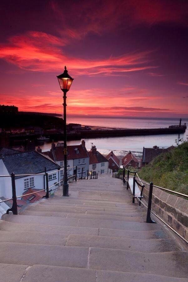 TheEarthPosts's tweet image. Whitby, Yorkshire, England