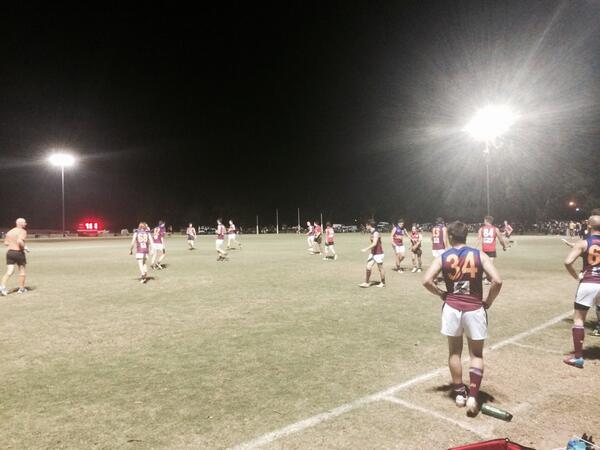 dcanitz's tweet photo. How good is it to have @SouthernFL footy back @HallamHawks v @SthYarraFC under new lights at Hallam Reserve #sfllive http://t.co/YjS4EuqBQ4