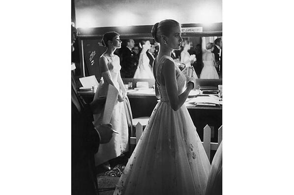 NotableHistory's tweet photo. Audrey Hepburn and Grace Kelly, c.1956 http://t.co/NPP9sdAw6r