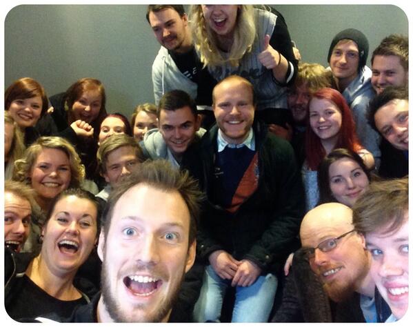 Kroa i Bø (@kroaibo) on Twitter photo Kroa kaster seg på #selfie-bølgen! Lik og del! <a href="/TheEllenShow/">The Ellen Show</a> #students #eventarrangers #concertvenue Kroa kaster seg på #selfie-bølgen! Lik og del! <a href="/TheEllenShow/">The Ellen Show</a> #students #eventarrangers #concertvenue