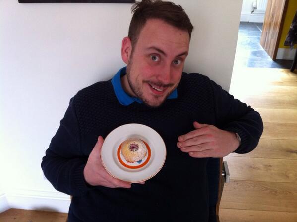 TheMarySwan's tweet photo. The gorgeous @tweetingRH &amp; fab cakes made by board member @MaryRoseLondon on final stretch @proteustheatre #retreat http://t.co/i3mM2O2nI8