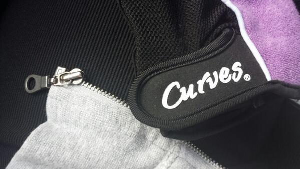 PhotosBySamia's tweet photo. They've stepped up the workout! (@ Curves) http://t.co/nTI4NdYTY5 http://t.co/kystC3CFRt