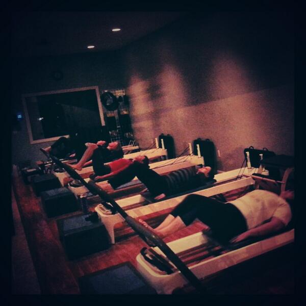 ClevelandPure's tweet image. Full house on a foggy Friday morning. #pilates #earlymorninglegends
