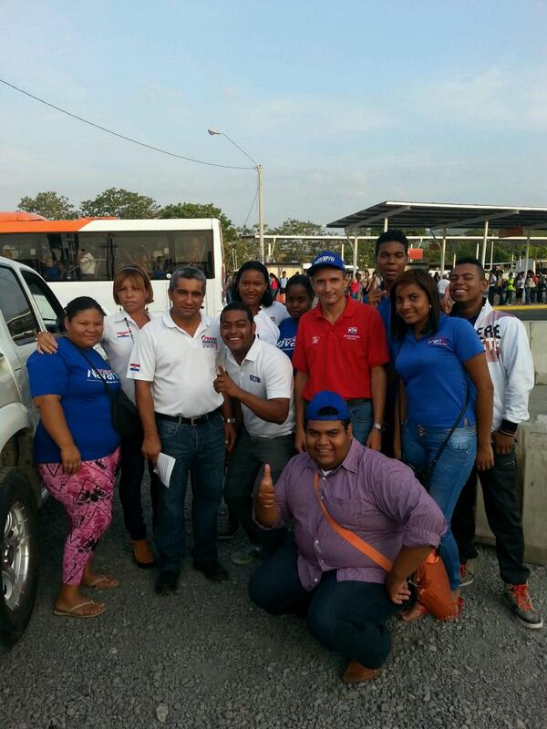 JuventudPRD810's tweet photo. #BuenosDiasCon @juancanavarro en la #24deDiciembre Con Oscar Rodriguez candidato a Representante!! http://t.co/N6wVFxPbnC