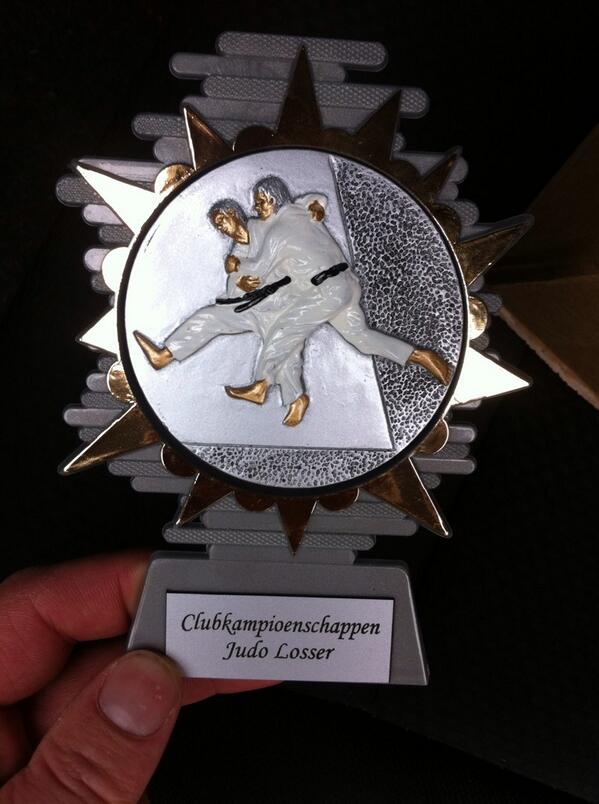 TicetR's tweet photo. Zondag 6 april clubkampioenschappen @JudoLosser Wie gaat er allemaal voor goud?!?! http://t.co/Kttrg70I51
