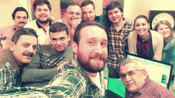 İrfan Atasoy (@atasoyirfan) on Twitter photo Veda Selfie'si - 04.04.2014... <a href="/tgrtfm931/">Karen Snow</a> <a href="/mustafatokoz/">Mustafa Toköz</a> <a href="/handekaragoz/">Hande Karagöz</a> <a href="/CihatOnal/">Cihat Onal</a> <a href="/HulyaAksuDuzgun/">Hulya Aksu Duzgun</a> <a href="/Apak89/">Bahattin Apak</a> <a href="/myaygingol/">MYaygıngöl</a> Veda Selfie'si - 04.04.2014... <a href="/tgrtfm931/">Karen Snow</a> <a href="/mustafatokoz/">Mustafa Toköz</a> <a href="/handekaragoz/">Hande Karagöz</a> <a href="/CihatOnal/">Cihat Onal</a> <a href="/HulyaAksuDuzgun/">Hulya Aksu Duzgun</a> <a href="/Apak89/">Bahattin Apak</a> <a href="/myaygingol/">MYaygıngöl</a>
