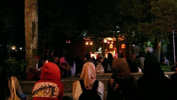 Ayo segera merapat ke Green Grass FIB UB. #parfait2014-nya <a href="/himaprancisUB/">CEF Brawijaya</a> sudah dimulai tuh :D  via <a href="/EM_UBOfficial/">EM UB 2026</a>