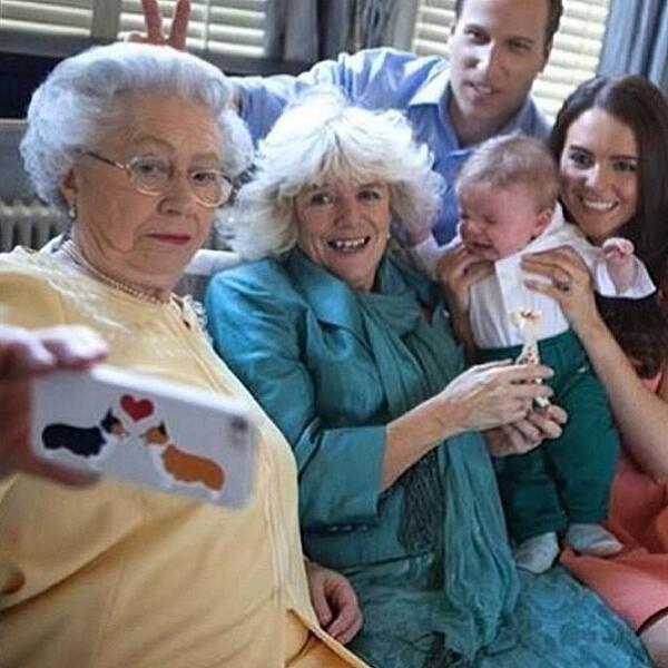 SeanTaylor_VSNR's tweet photo. Queens selfie 🙀👑🐺🐺 #selfie #queen #london #picoftheday #selfieoftheday #photooftheday #lol #lmao #funny #royal #r... http://t.co/sUEcNpnclf