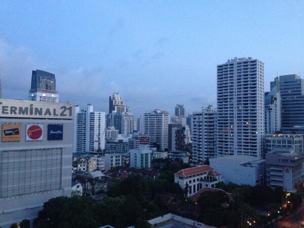 hakimiali's tweet photo. 6am beautiful balcony view http://t.co/kGTynPm7no