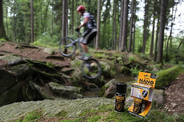 Veelvoudig trial kampioen van Tsjechië en Slowakije - Vlastislav Kabeláč Čiháček is gesponsord door <a href="/NanoprotechBNL/">Nanoprotech Benelux</a>