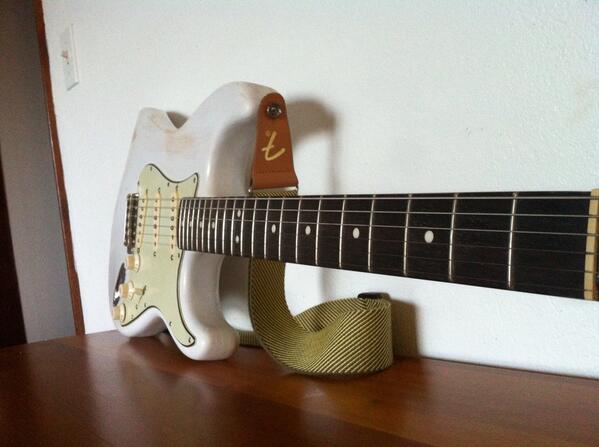 pickingzone's tweet image. So Cool! Too bad my dad just plays #accordion ;-) RT @CawfeeDawg: @Guitarist_Mag 63strat.Was my dad's @FenderGBI