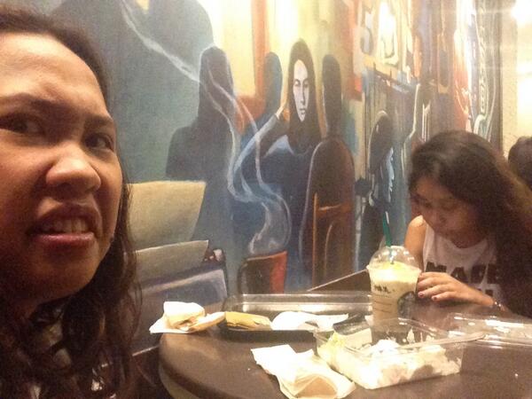 Liquorlipgun's tweet image. Stop looking at nudes and talk to me @hiddymaddox !!!! #attentionneeded HAHAHHAHAHAHHA