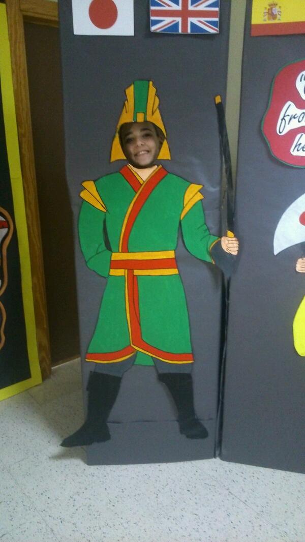 Apalodeuno's tweet photo. Los envidiosos diran que @Irene_escuderoo no es un samurai de verdad http://t.co/FDO5wR0sPI