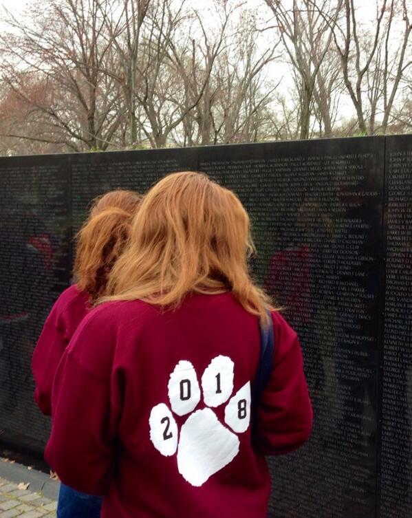 WestonDC2014's tweet photo. Paying our respects at the Vietnam Wall http://t.co/KbawAIMxZP
