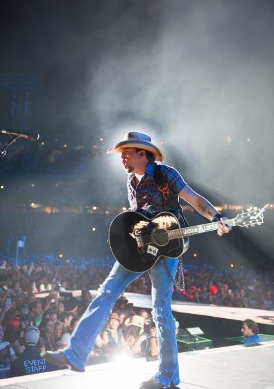 ATT's tweet photo. Head down to Reunion Park at 3pm for the #ATTBlockParty w/ @Jason_Aldean or watch online: http://t.co/3Iw8SuZWjm http://t.co/doeGq4uu19