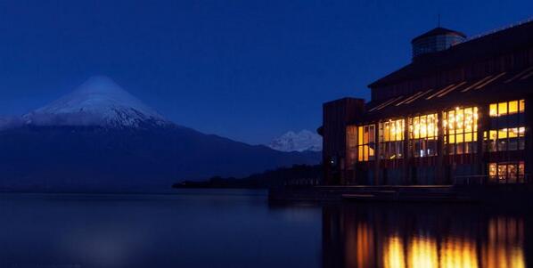 TmoMultiviajes's tweet photo. ¿Te gustaría recorre el #Sur de #Chile? ¡Entonces hazlo y #Enamórate de sus alrededores! http://t.co/ABkItm6GeE http://t.co/89arxFuDbT