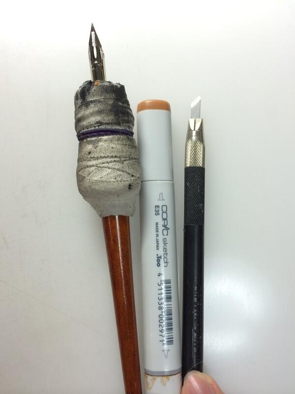 須河篤志 ゆき姉ちゃんの官能ごっこ ５巻発売中 比較としてデザインカッターとコピックスケッチ並べたけど 主に使ってるペン軸の 太いこと太いこと そして汚い Http T Co E5eew2hbkg Twitter