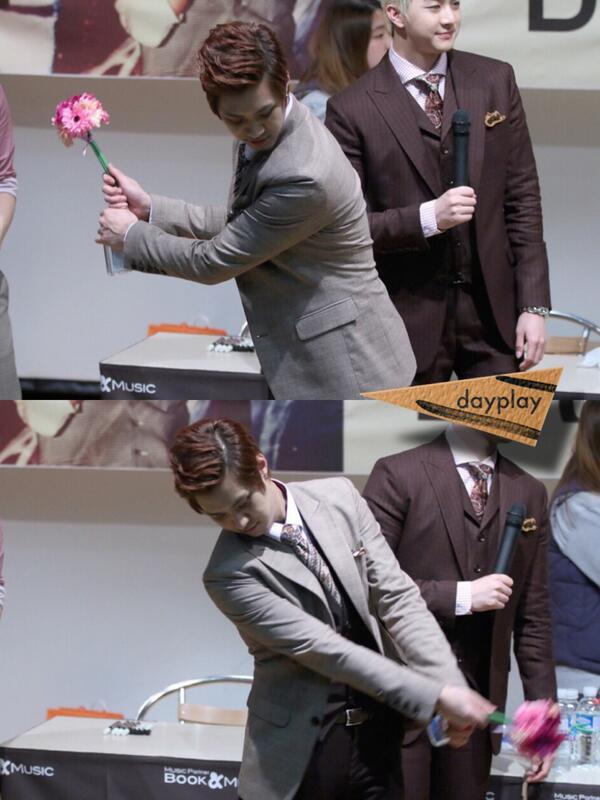 DAYPLAY_SSONG's tweet image. 140404 종로 팬사인회 승호 #남자답게 골프도 쳐보이는 양프로;;;