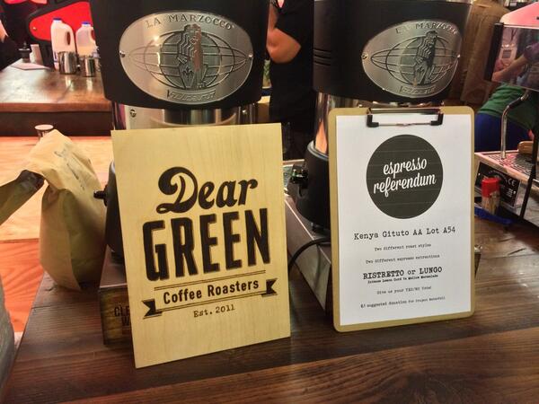 Top shot of the day so far courtesy of Glasgow's <a href="/DearGreenCoffee/">DGC</a> - zesty Kenya lungo. #deloshes