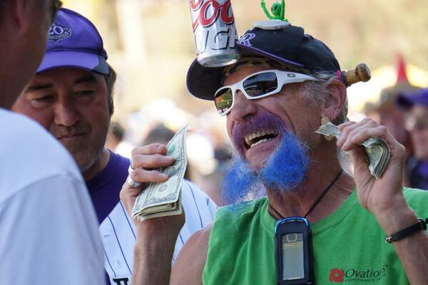 AndyJacobs17's tweet photo. Excited for #OpeningDay. Go #Rockies and glad to see Captain Earthman back! Quenched my thirst in Scottsdale. http://t.co/3Ifw1XuyTK