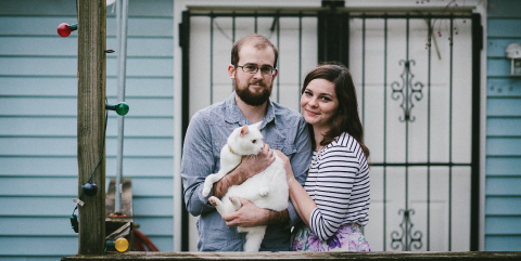 kittycatstevens's tweet photo. Realtor: "You don't happen to have a photo of you two & your cat, do ya?"
OH BOY DO I #dreamquestion http://t.co/Jk9y0dhO9R