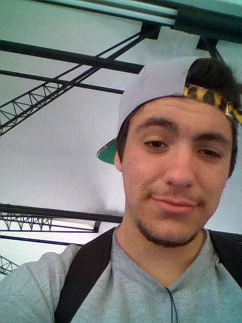 Peeperoni_ tweet picture
