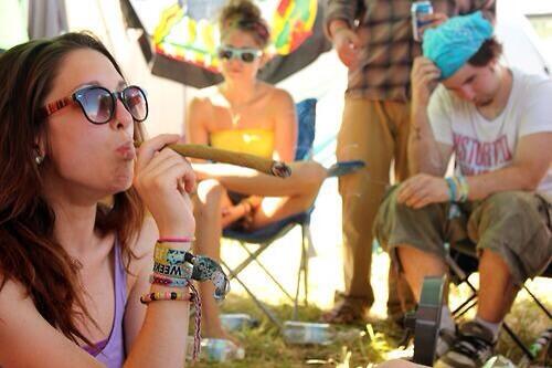 StonerNewspaper's tweet photo. That's a blunt;) http://t.co/4EL0VmHEUJ