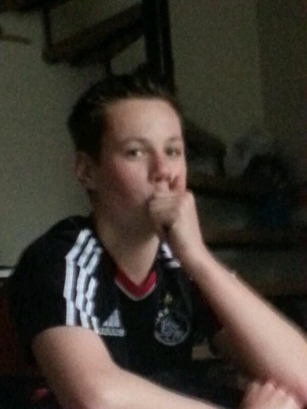 timajax's tweet photo. @isBramm  kijk die mb dan eitje bakken enzo http://t.co/4gluY1DpkW