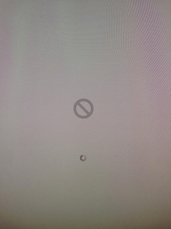 ChrisHarris_me's tweet image. #machelp #imac @appleuk this is on my screen and it&apos;s frozen any advice #mac users?! :-/