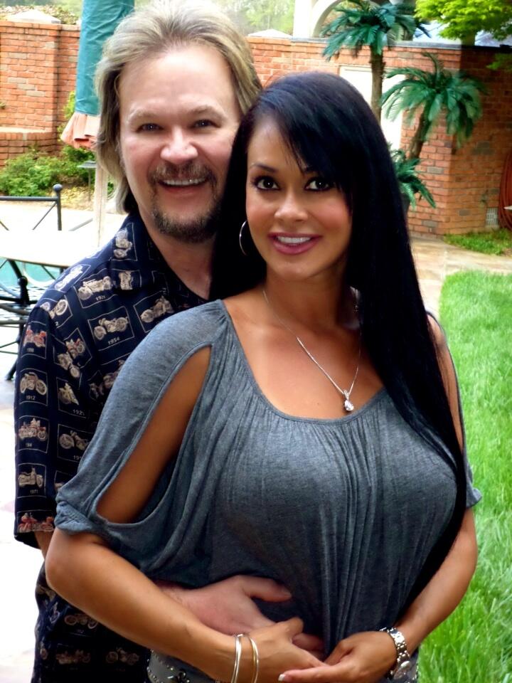 Travis Tritt on X: I married this lovely lady 17 years ago today. Happy  Anniversary, Baby! I love you, forever!  / X