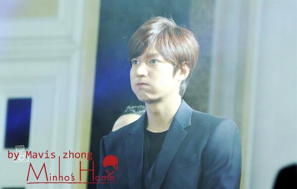 イ ミンホ 可愛い写真 Japanminoz白銀の月明かり