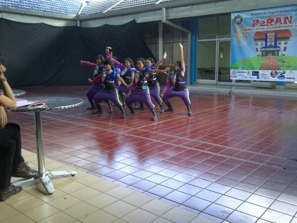 peran2014's tweet photo. Penampilan dari COZY IN FIVE DANCER :D wohooooo!! #peran2014 http://t.co/c1cd4xvtil