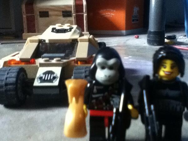 JonsonZombie's tweet photo. Found a sick tank http://t.co/uDGTiT5Dns