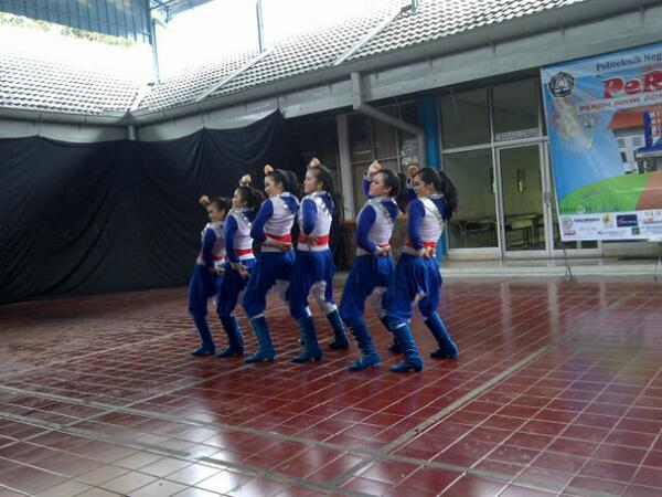 peran2014's tweet photo. Yeyyyy variasi goyang oplosan dari Bbest Smansa Dancer :D fix keren! #peran2014 http://t.co/SLw2XsY1tv