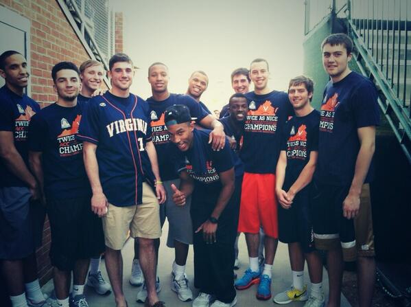 UVABasketball's tweet photo. Gotta support the team.  #UVA http://t.co/oyFrfycUYB