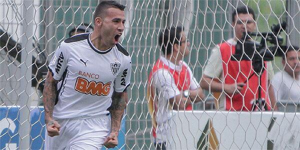 Otamendi3's tweet photo. Mañana es la raza, el corazón en la punta de la bota, donar sangre en cada división. Finales no hay cansancio .#Galo http://t.co/xJnHtRXH1s