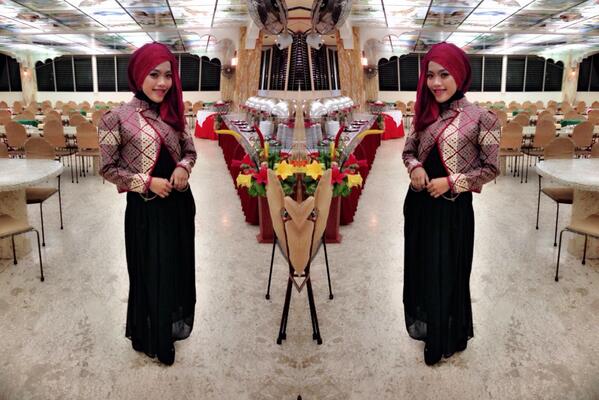 Cantik RT <a href="/UtiyaDieni/">Utiya Dini</a>: <a href="/azoneootd_/">AZONEOOTD</a> &amp; <a href="/ANGGUNboutique/">A N G G U N</a>