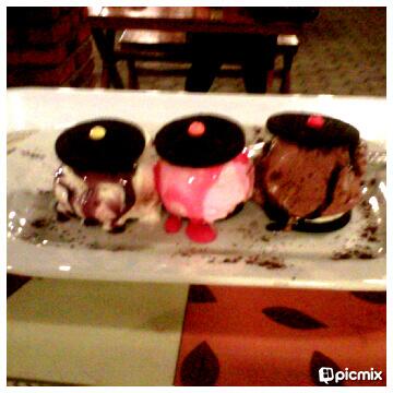 Eskrim oreo :) cuma ada di <a href="/WaroengGetoek/">Waroeng Getoek</a>