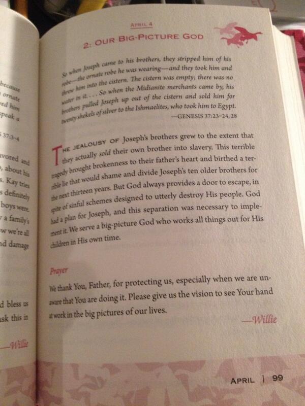 duckdevotional's tweet photo. yesterday and today's devos! both written by @williebosshog ☺️ http://t.co/JIYBCZFWTh