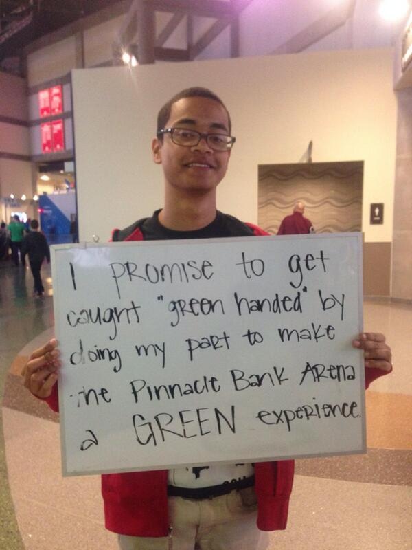 GoGreenLNK's tweet photo. Fans at the Globetrotter's game are taking the pledge to make Pinnacle Bank a #greenarena http://t.co/CBsgsjvxd9