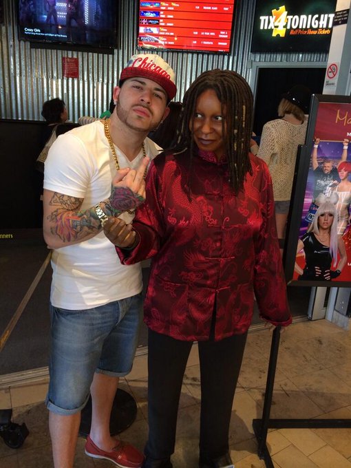 Myself and whoopi Goldber lol #whoopigoldber http://t.co/nHQMzhFC7f<a href="/tag/whoopigoldber"class="tags">#whoopigoldber</a>