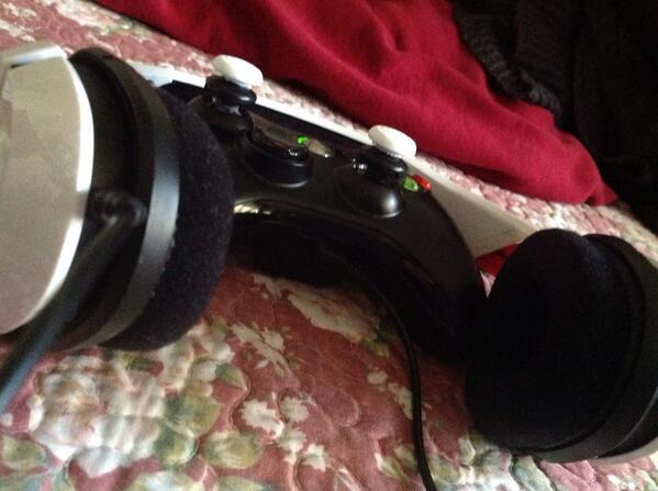 RaymXx's tweet image. Got @KontrolFreek  and there really helpful I suggest them. :)